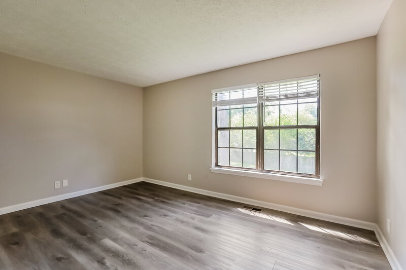 1,940/Mo, 6722 Foxfire Dr Indianapolis, IN 46214 Main Bedroom View