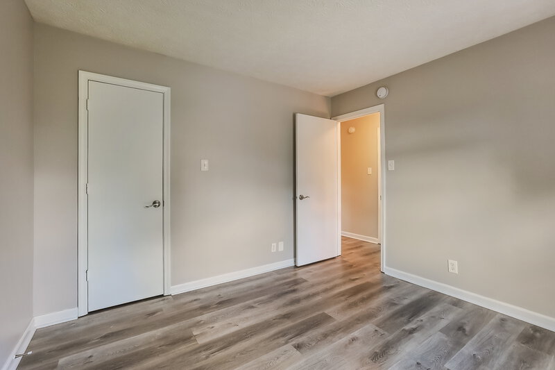 1,940/Mo, 6722 Foxfire Dr Indianapolis, IN 46214 Bedroom View 4