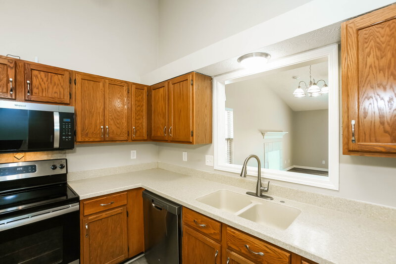 3,010/Mo, 10335 Cornith Way Avon, IN 46123 Kitchen View