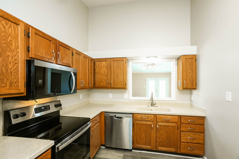 3,010/Mo, 10335 Cornith Way Avon, IN 46123 Kitchen View 2