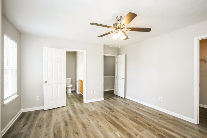 2,285/Mo, 6629 Crestwell Ln Indianapolis, IN 46268 Main Bedroom View 2
