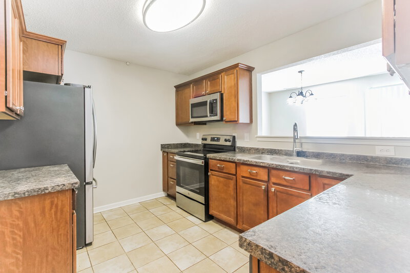 1,925/Mo, 4504 Connaught E Dr Plainfield, IN 46168 Kitchen View