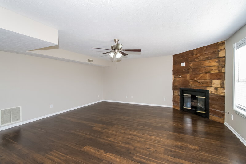 2,800/Mo, 1099 Meadowview Ct Franklin, IN 46131 Living Room View