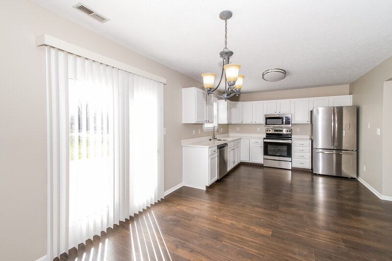 2,800/Mo, 1099 Meadowview Ct Franklin, IN 46131 Dining Room View