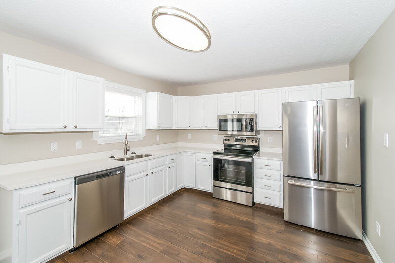 2,800/Mo, 1099 Meadowview Ct Franklin, IN 46131 Kitchen View