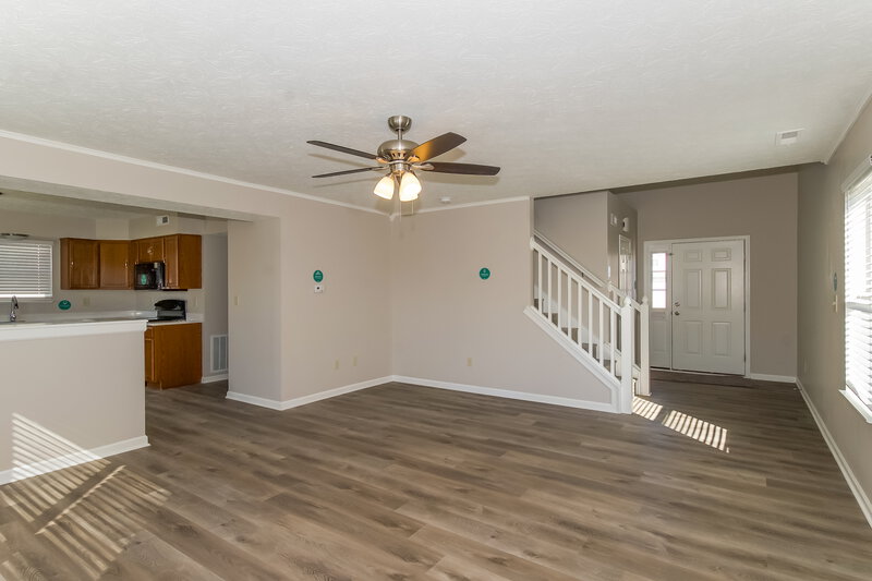 1,945/Mo, 1838 Silverton Dr Avon, IN 46123 Living Room View 2