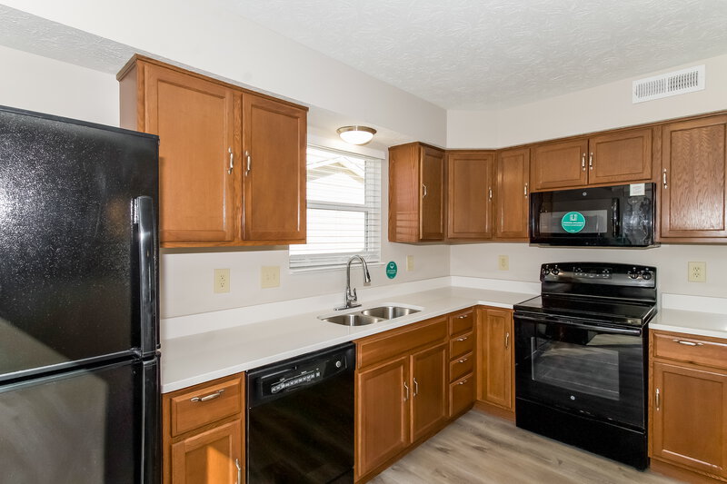 1,945/Mo, 1838 Silverton Dr Avon, IN 46123 Kitchen View 2