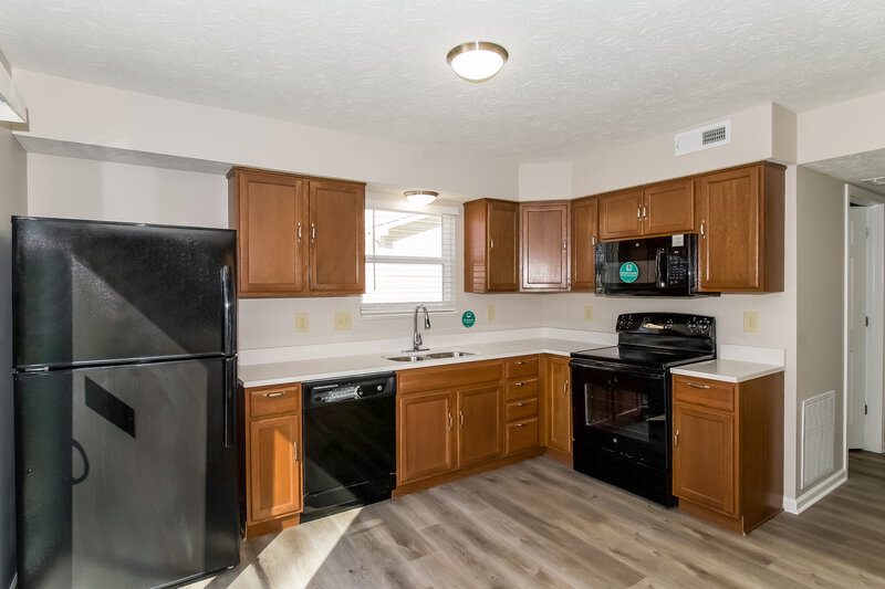 1,945/Mo, 1838 Silverton Dr Avon, IN 46123 Kitchen View 3