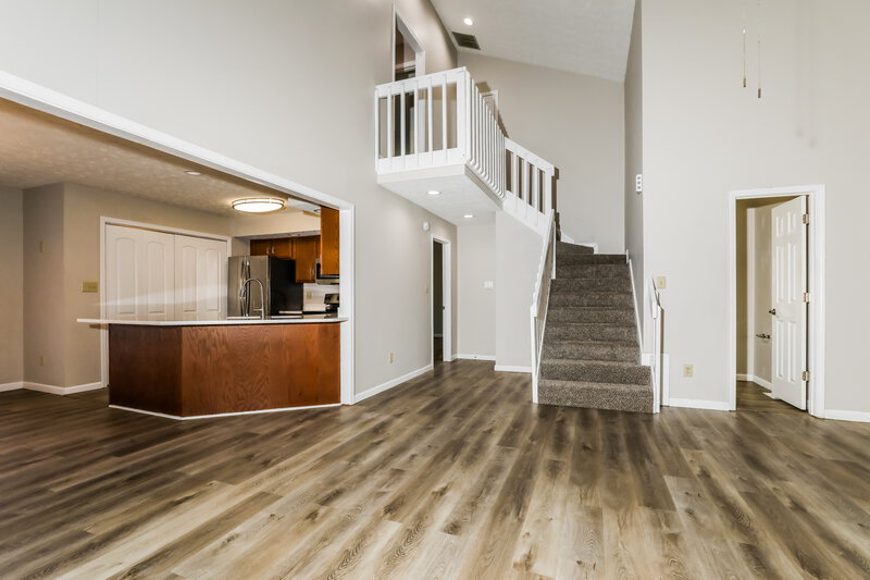 2,530/Mo, 165 Christy Dr Greenwood, IN 46143 Living Room View 2