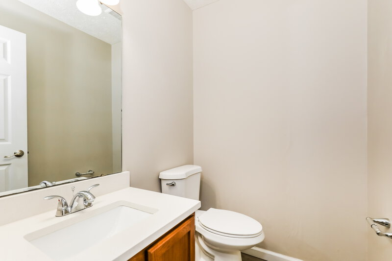 2,530/Mo, 165 Christy Dr Greenwood, IN 46143 Bathroom View