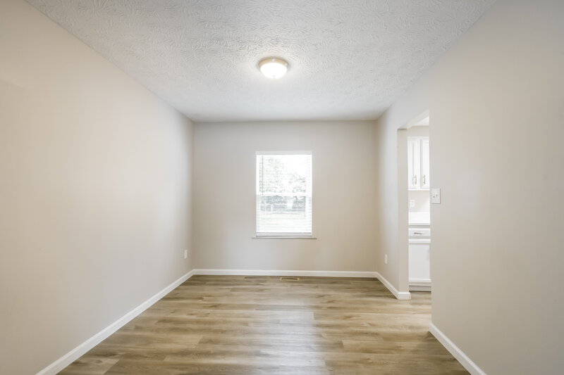 2,460/Mo, 4320 Oil Creek Dr Indianapolis, IN 46268 Dining Room View