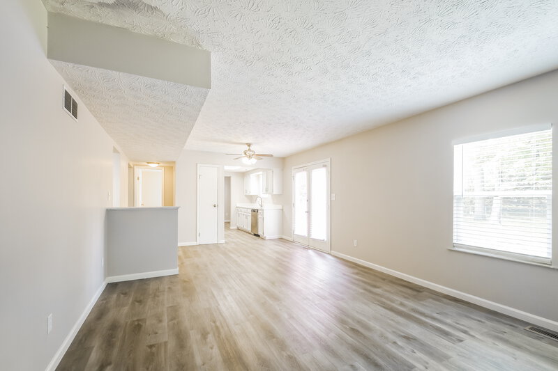 2,460/Mo, 4320 Oil Creek Dr Indianapolis, IN 46268 Family Room View