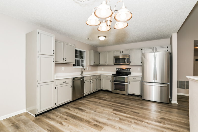2,620/Mo, 9803 Trail Dr Avon, IN 46123 Dining Room View 2