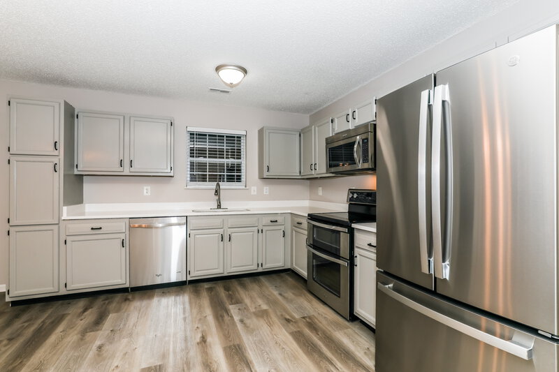 2,620/Mo, 9803 Trail Dr Avon, IN 46123 Kitchen View 2