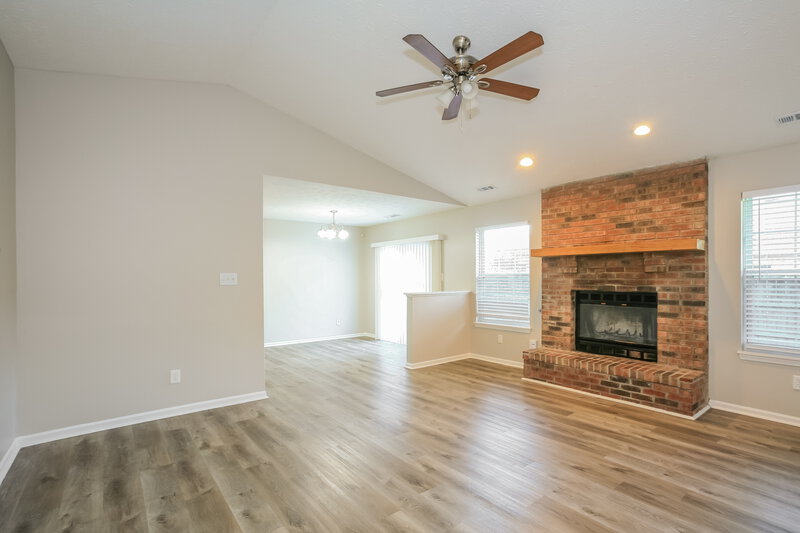 1,700/Mo, 1449 Country Pointe Dr Indianapolis, IN 46234 Living Room View 2