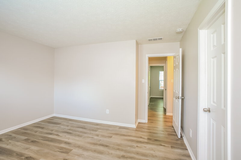 1,700/Mo, 1449 Country Pointe Dr Indianapolis, IN 46234 Main Bedroom View