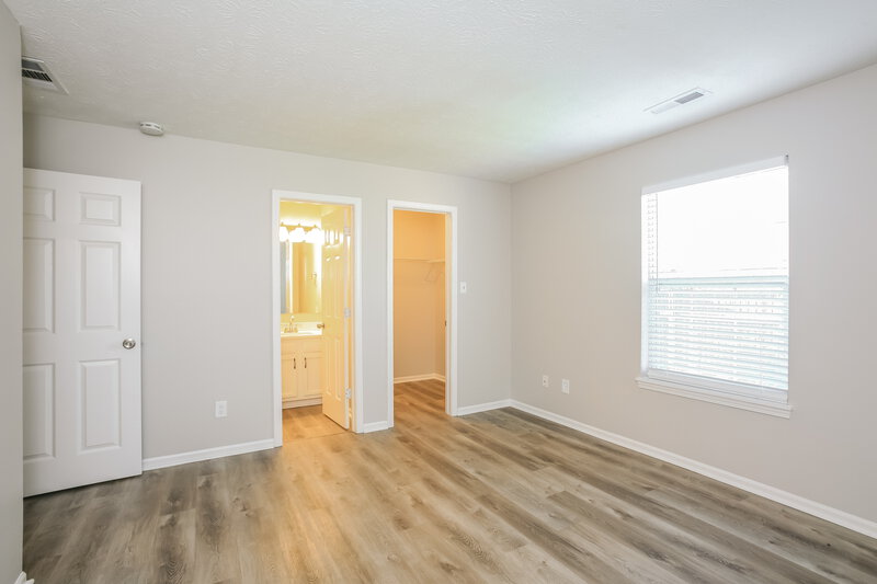 1,700/Mo, 1449 Country Pointe Dr Indianapolis, IN 46234 Main Bedroom View 2