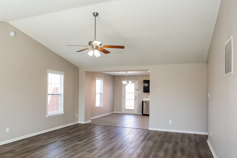 2,730/Mo, 600 Streamside Dr Greenfield, IN 46140 Living Room View