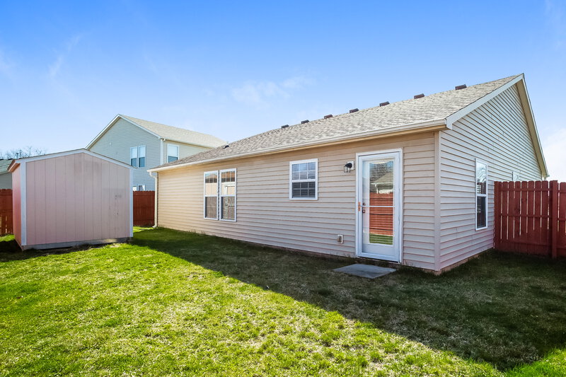 2,730/Mo, 600 Streamside Dr Greenfield, IN 46140 Rear View