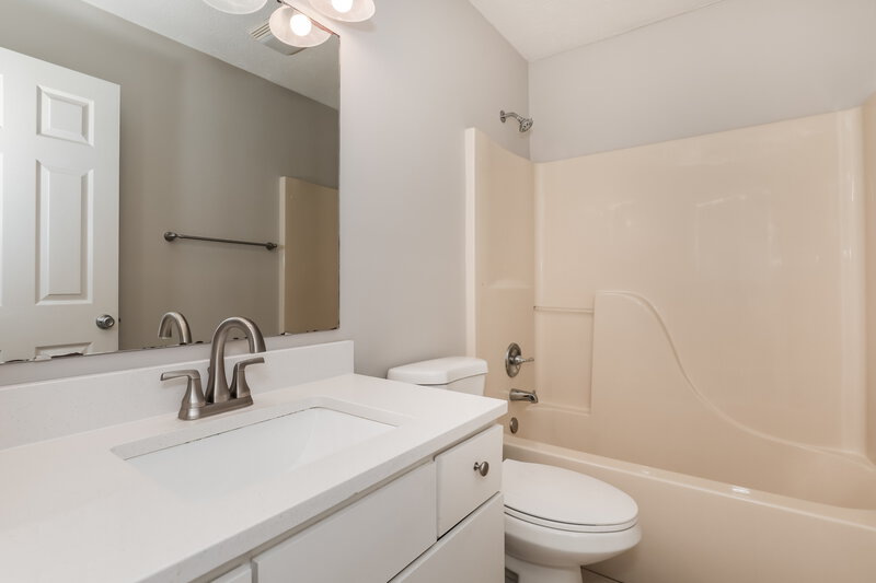 1,895/Mo, 10689 Huntwick Dr Indianapolis, IN 46231 Bathroom View