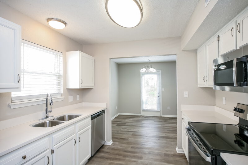 1,975/Mo, 4349 Village Trace Ct Indianapolis, IN 46254 Kitchen View