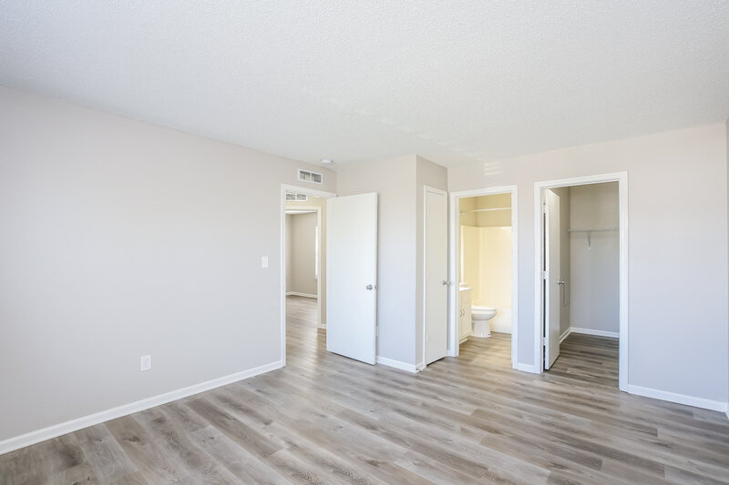 1,975/Mo, 4349 Village Trace Ct Indianapolis, IN 46254 Main Bedroom View