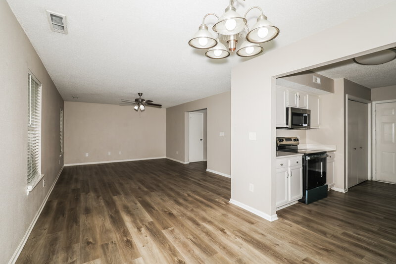 1,895/Mo, 4349 Village Trace Ct Indianapolis, IN 46254 Dining Room View 2