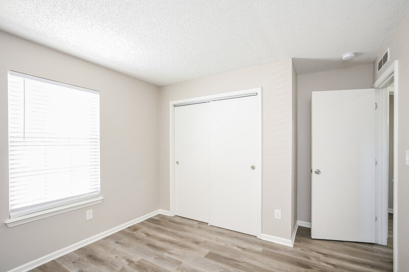 1,975/Mo, 4349 Village Trace Ct Indianapolis, IN 46254 Bedroom View 2