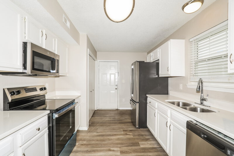 1,895/Mo, 4349 Village Trace Ct Indianapolis, IN 46254 Kitchen View