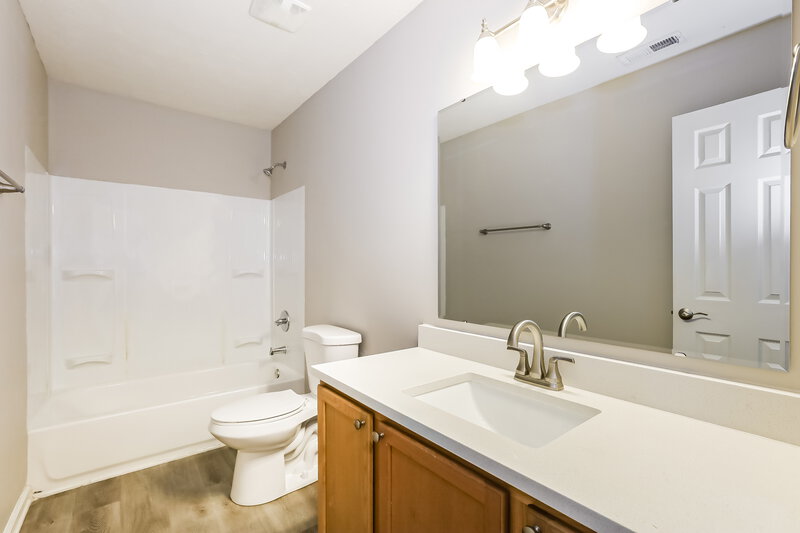 1,705/Mo, 8516 Sansa St Camby, IN 46113 Main Bathroom View