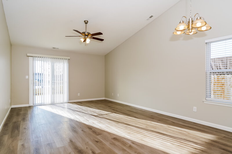 1,650/Mo, 6869 Fair Ridge Dr Indianapolis, IN 46221 Living Room View