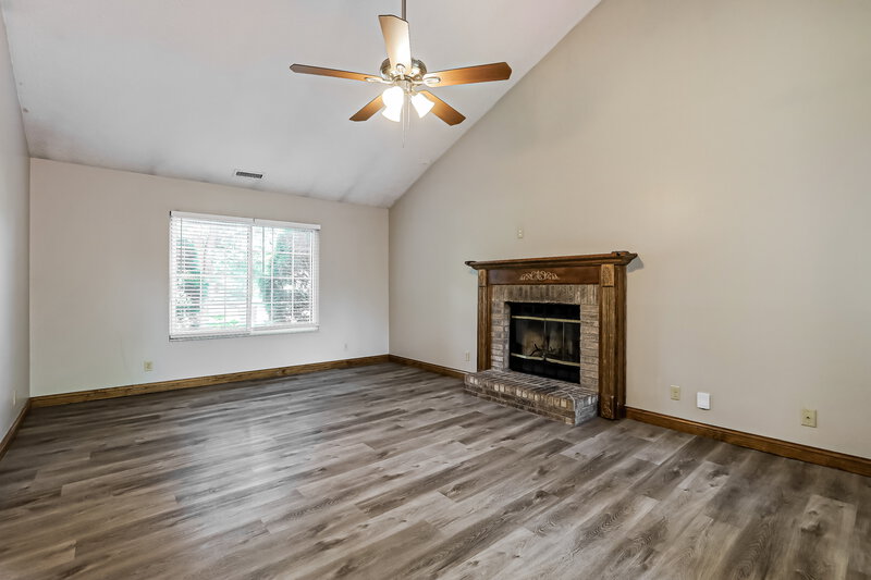 2,070/Mo, 8867 Sundrop Rd Indianapolis, IN 46231 Living Room View