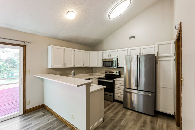 2,070/Mo, 8867 Sundrop Rd Indianapolis, IN 46231 Kitchen View