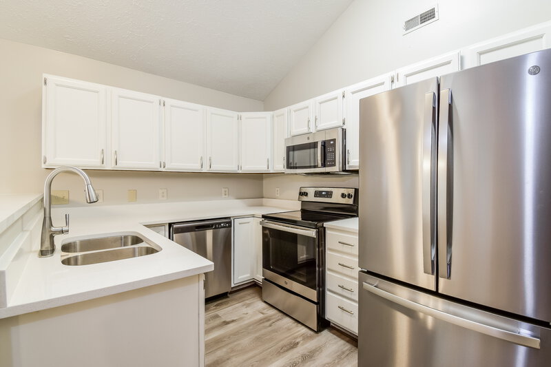 2,230/Mo, 8867 Sundrop Rd Indianapolis, IN 46231 Misc View 4