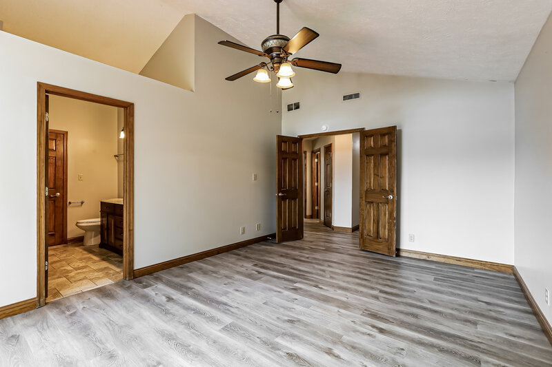 2,070/Mo, 8867 Sundrop Rd Indianapolis, IN 46231 Main Bedroom View 2