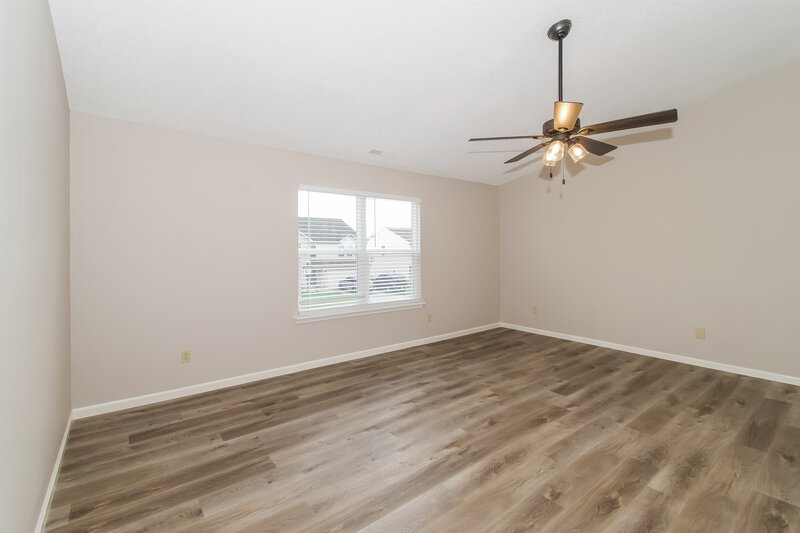 2,220/Mo, 3428 W 54th St Indianapolis, IN 46228 Main Bedroom View
