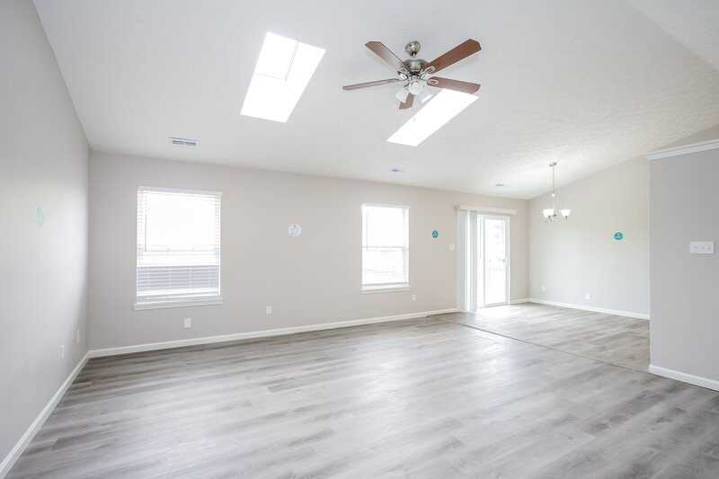 1,935/Mo, 2601 Cooper Pointe Cir Indianapolis, IN 46268 Living Room View