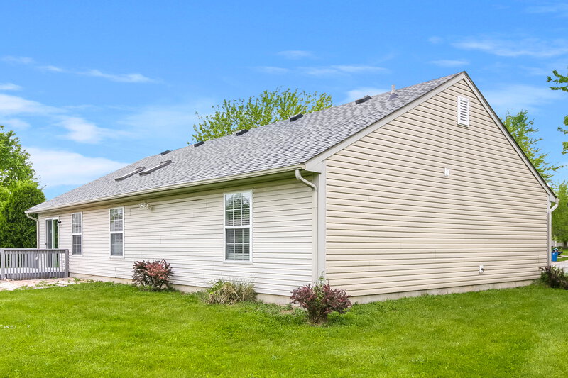 1,935/Mo, 2601 Cooper Pointe Cir Indianapolis, IN 46268 Rear View