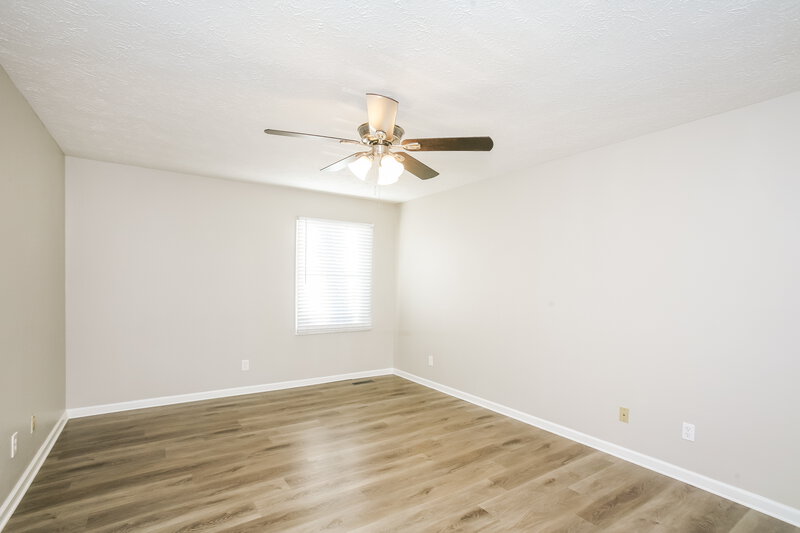 2,300/Mo, 656 Sunbird Cir Indianapolis, IN 46231 Main Bedroom View 2