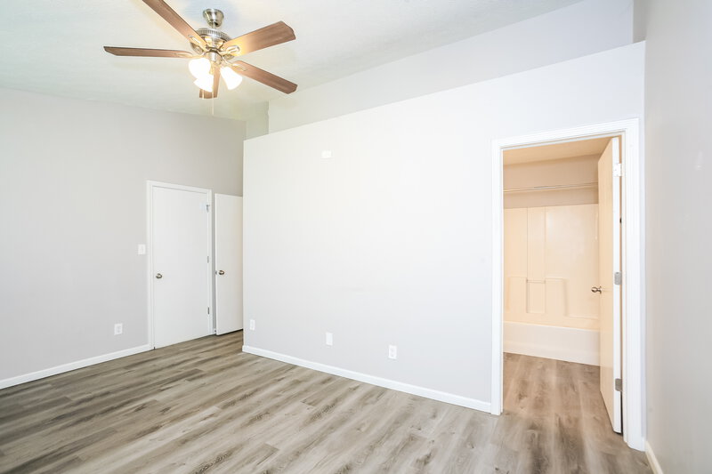 1,890/Mo, 10673 Hoosier Ct Indianapolis, IN 46234 Main Bedroom View