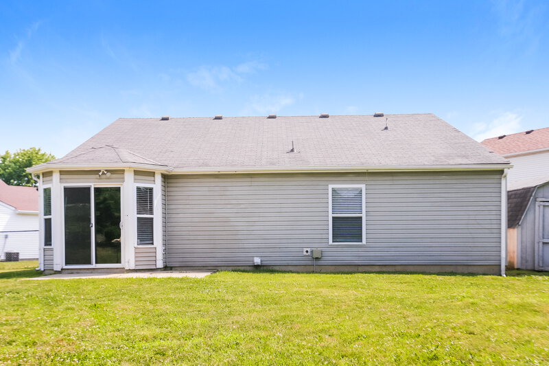 1,890/Mo, 10673 Hoosier Ct Indianapolis, IN 46234 Rear View