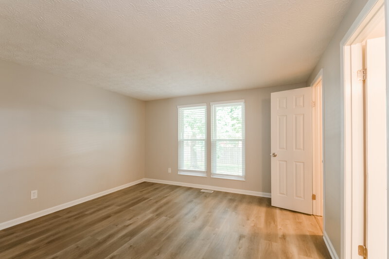 2,045/Mo, 4419 Deerview Ct Indianapolis, IN 46268 Main Bedroom View