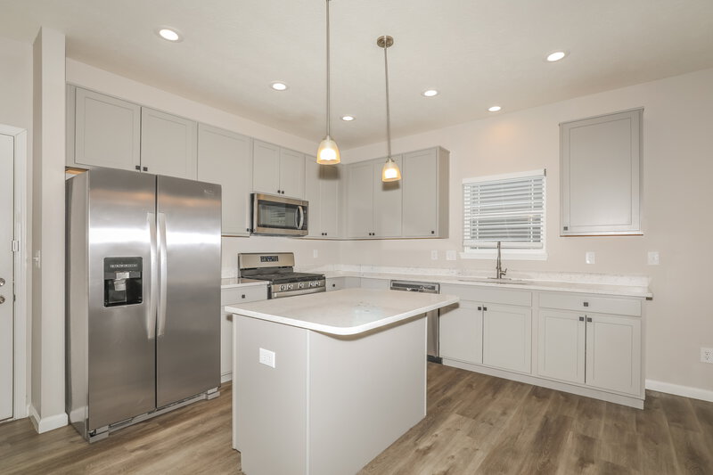 2,370/Mo, 8169 Bluesage Way Plainfield, IN 46168 Kitchen View 2