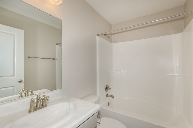 2,370/Mo, 8169 Bluesage Way Plainfield, IN 46168 Bathroom View