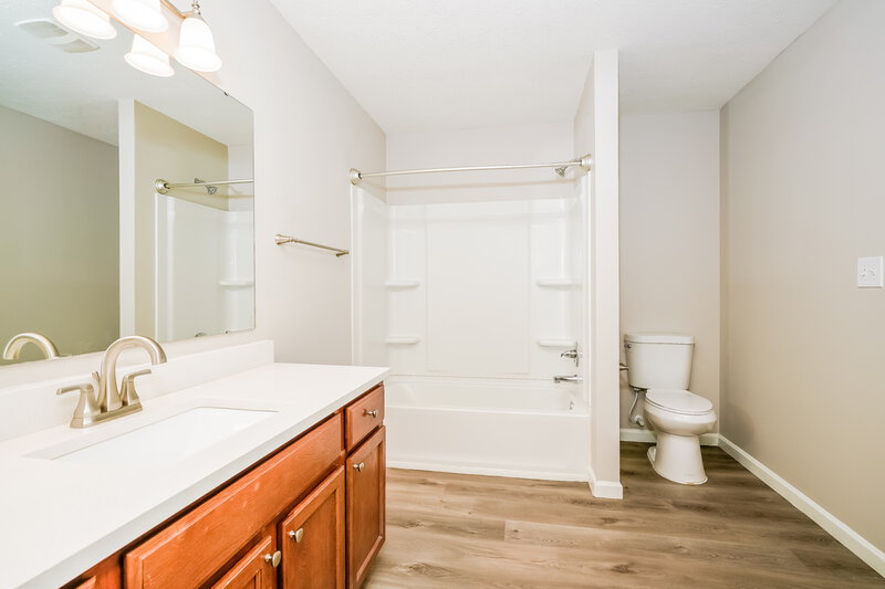 1,905/Mo, 1901 Osman Dr Avon, IN 46123 Main Bathroom View 2