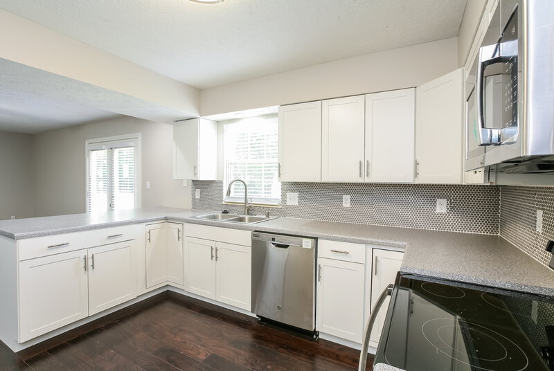 2,235/Mo, 3702 W 43rd Terrace Indianapolis, IN 46228 Kitchen View