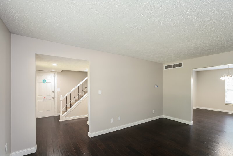 2,235/Mo, 3702 W 43rd Terrace Indianapolis, IN 46228 Sitting Room View