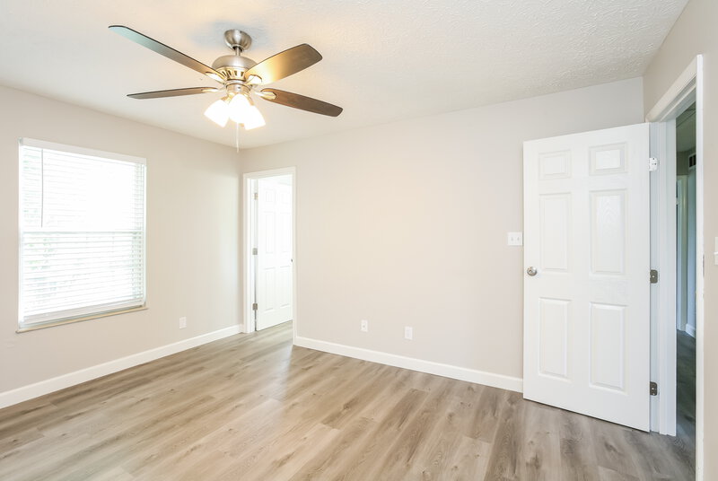 2,235/Mo, 3702 W 43rd Terrace Indianapolis, IN 46228 Main Bedroom View