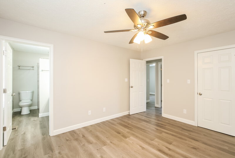 2,235/Mo, 3702 W 43rd Terrace Indianapolis, IN 46228 Main Bedroom View 2