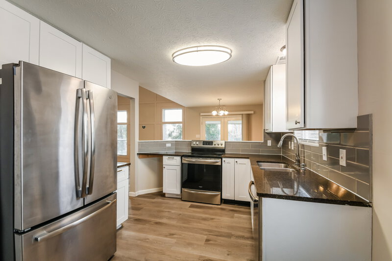 2,690/Mo, 7548 Sycamore Grove Ct Indianapolis, IN 46260 Kitchen View